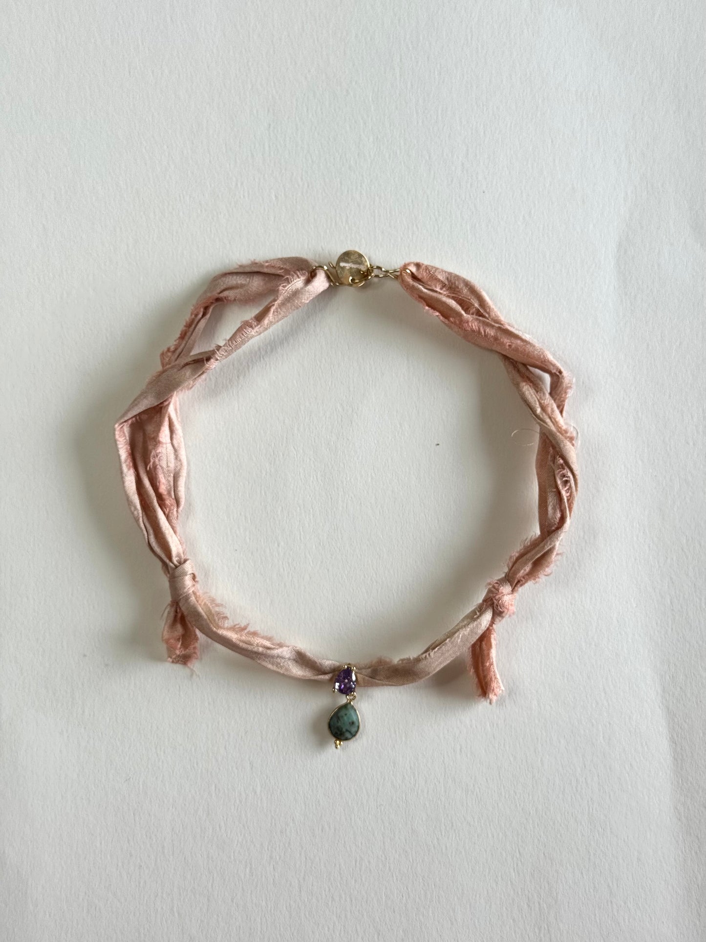 Collier Turquoise africaine sur ruban de soie — Le Bouclier de Vérité
