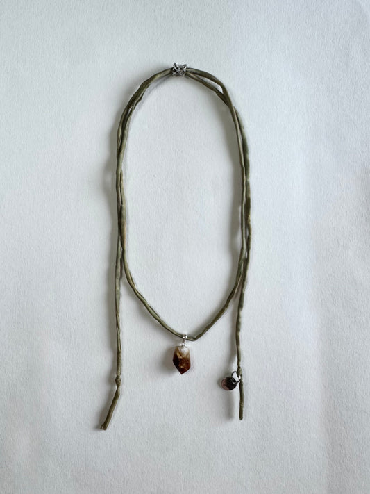 Collier Citrine sur soie — La Lumière Solaire