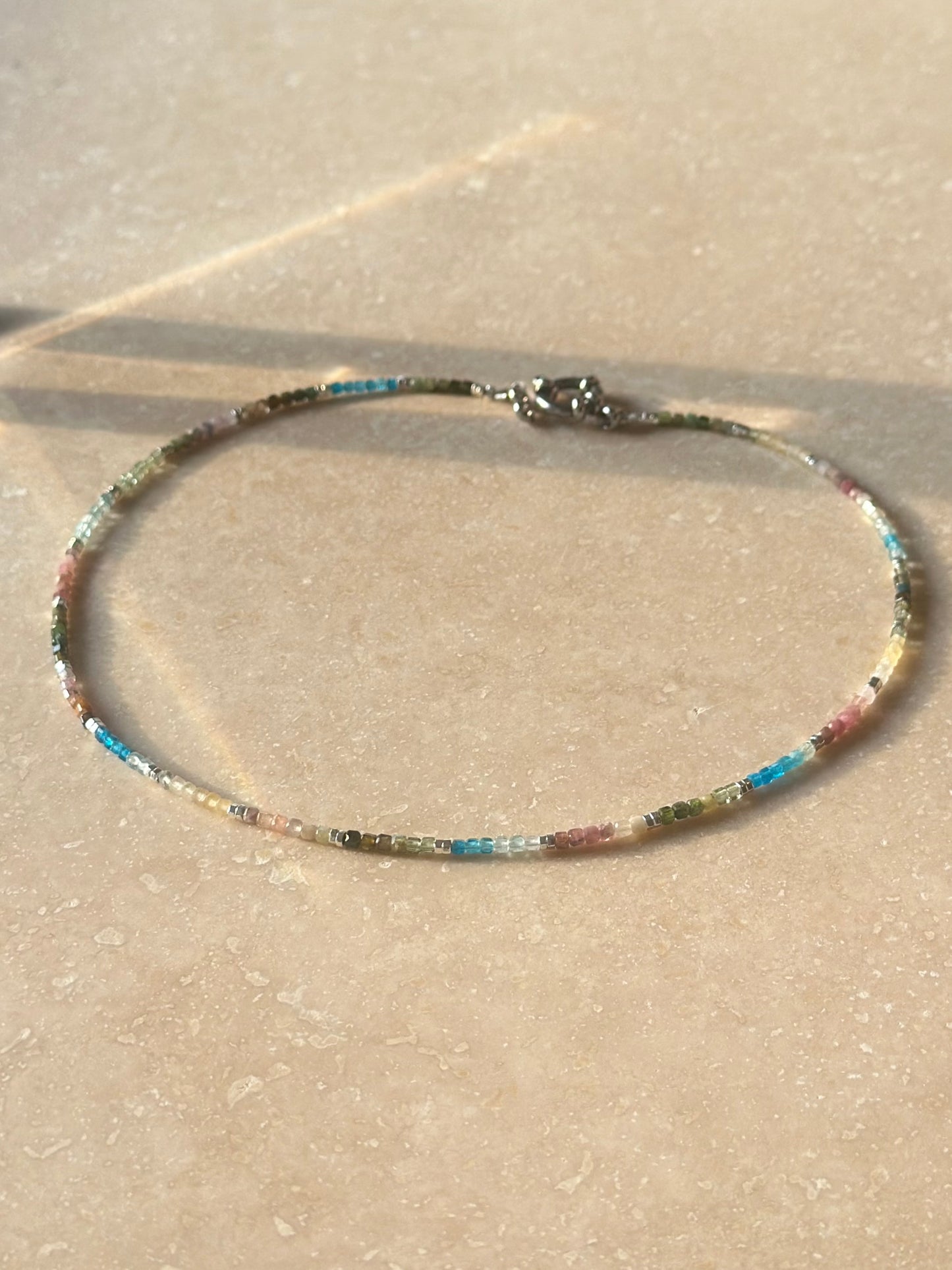 Tourmaline et Apatite – Équilibre énergétique, clarté et intuition