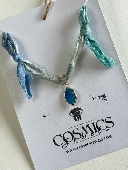 Collier Apatite sur ruban de soie — L’Éveil de la Volonté