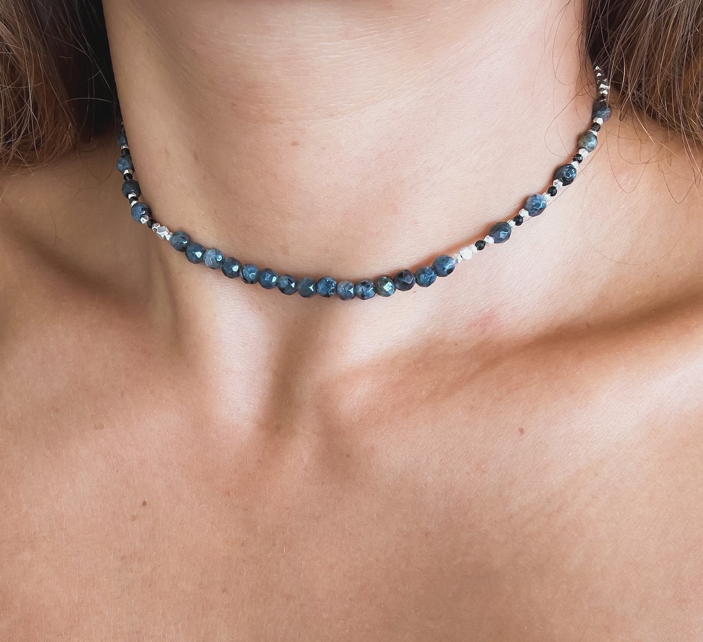 Collier Spinelle et Larvikite