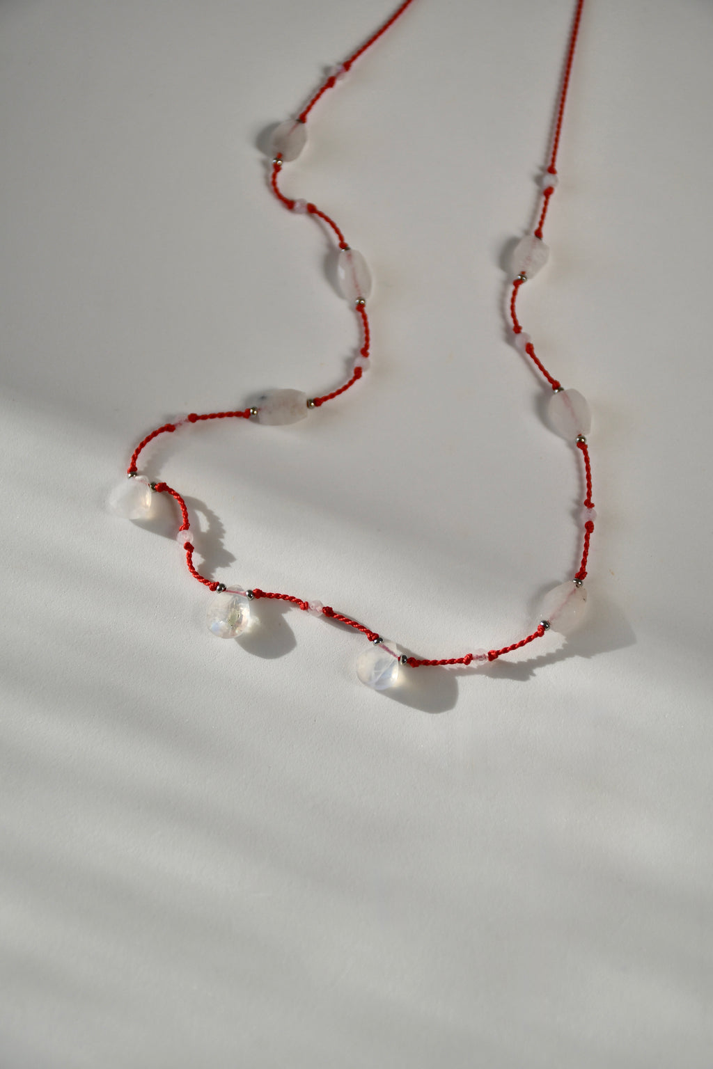 Collier Pierre de lune sur soie