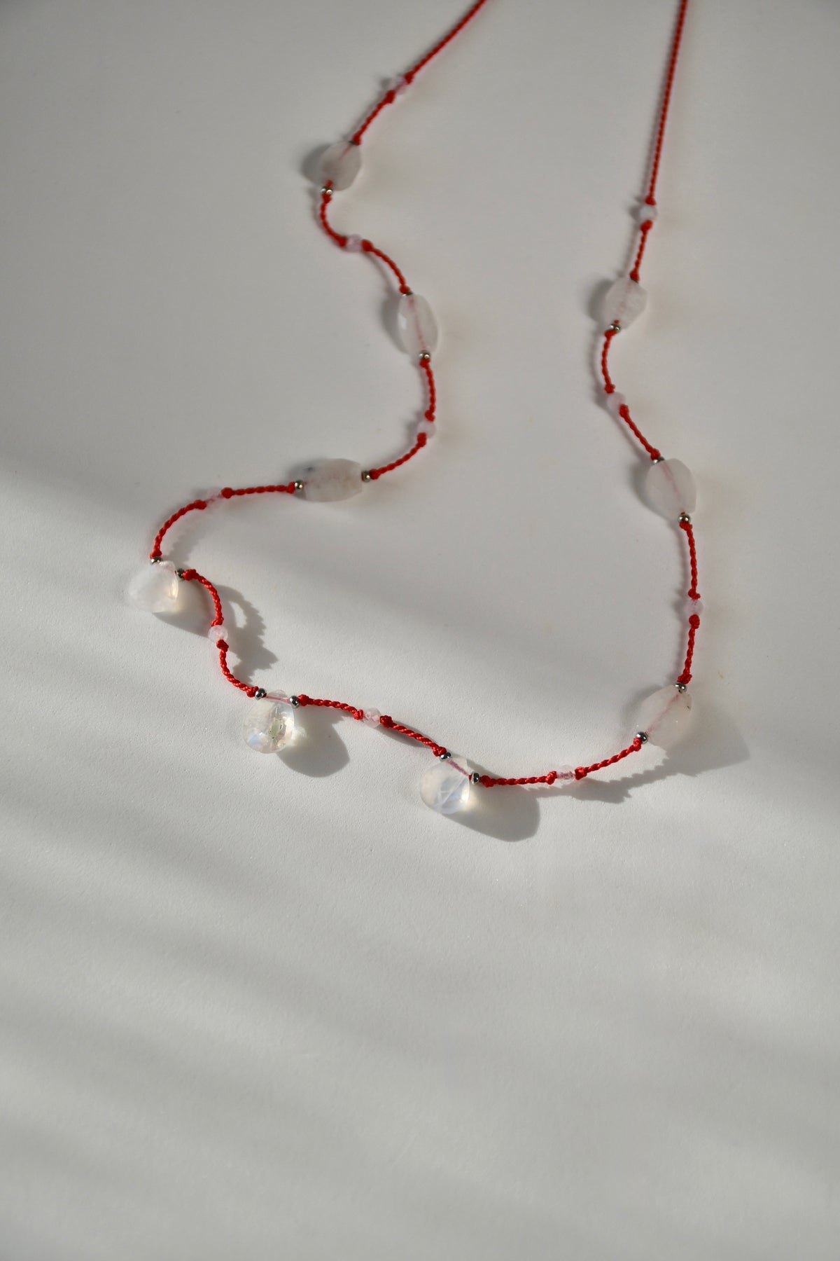 Collier Pierre de lune sur soie