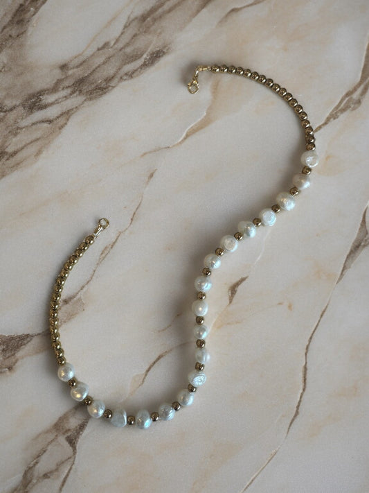 Collier perles d’eau douce et hématite