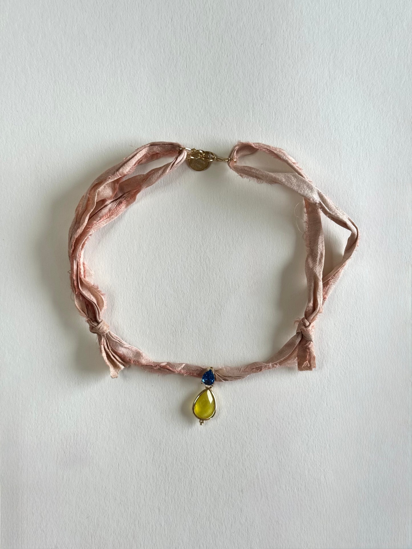 Collier Jade sur ruban de soie — La pierre des sages