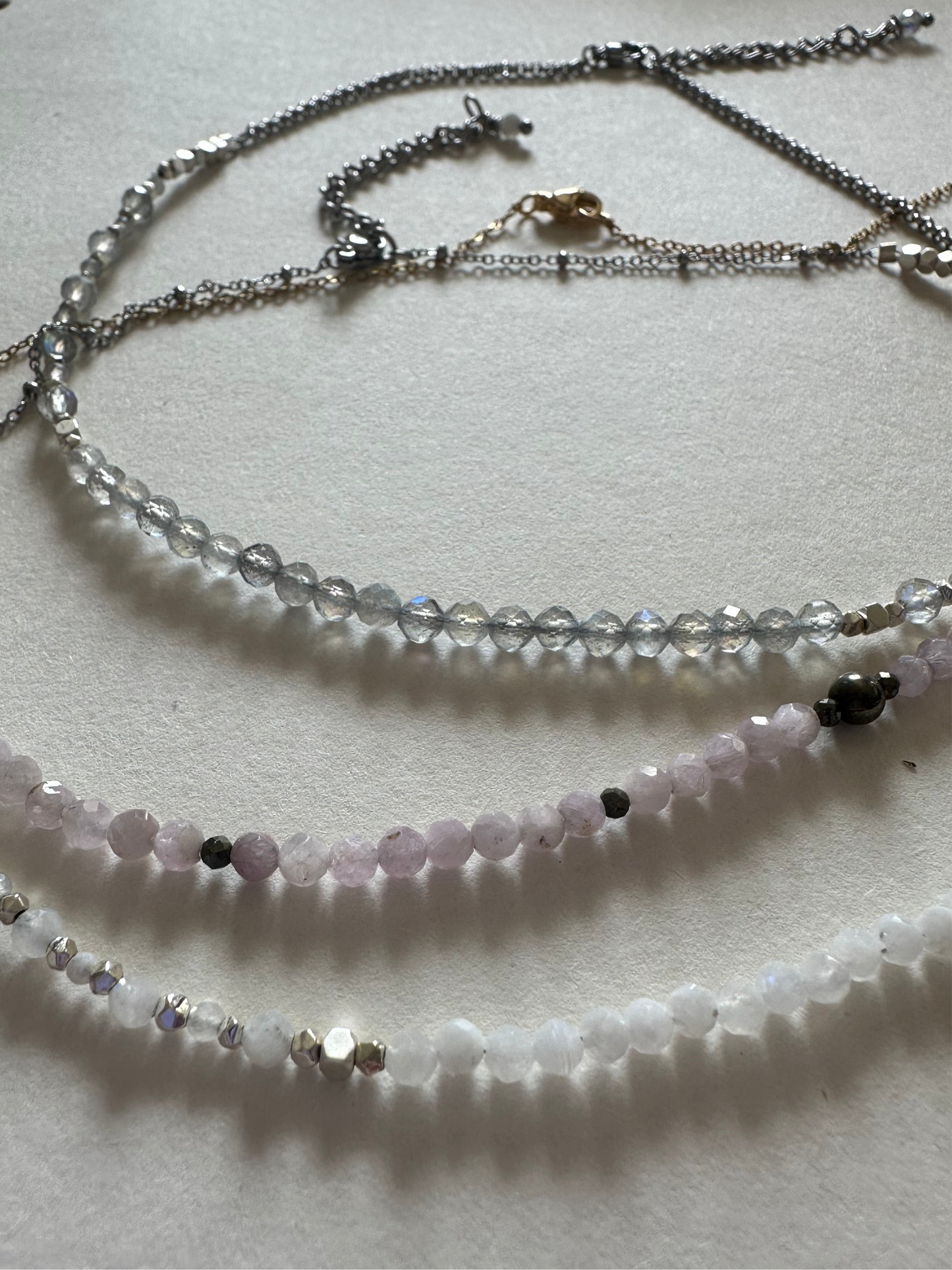 Colliers de pierres naturelles, Pierre de lune, Labradorite & Kunzite