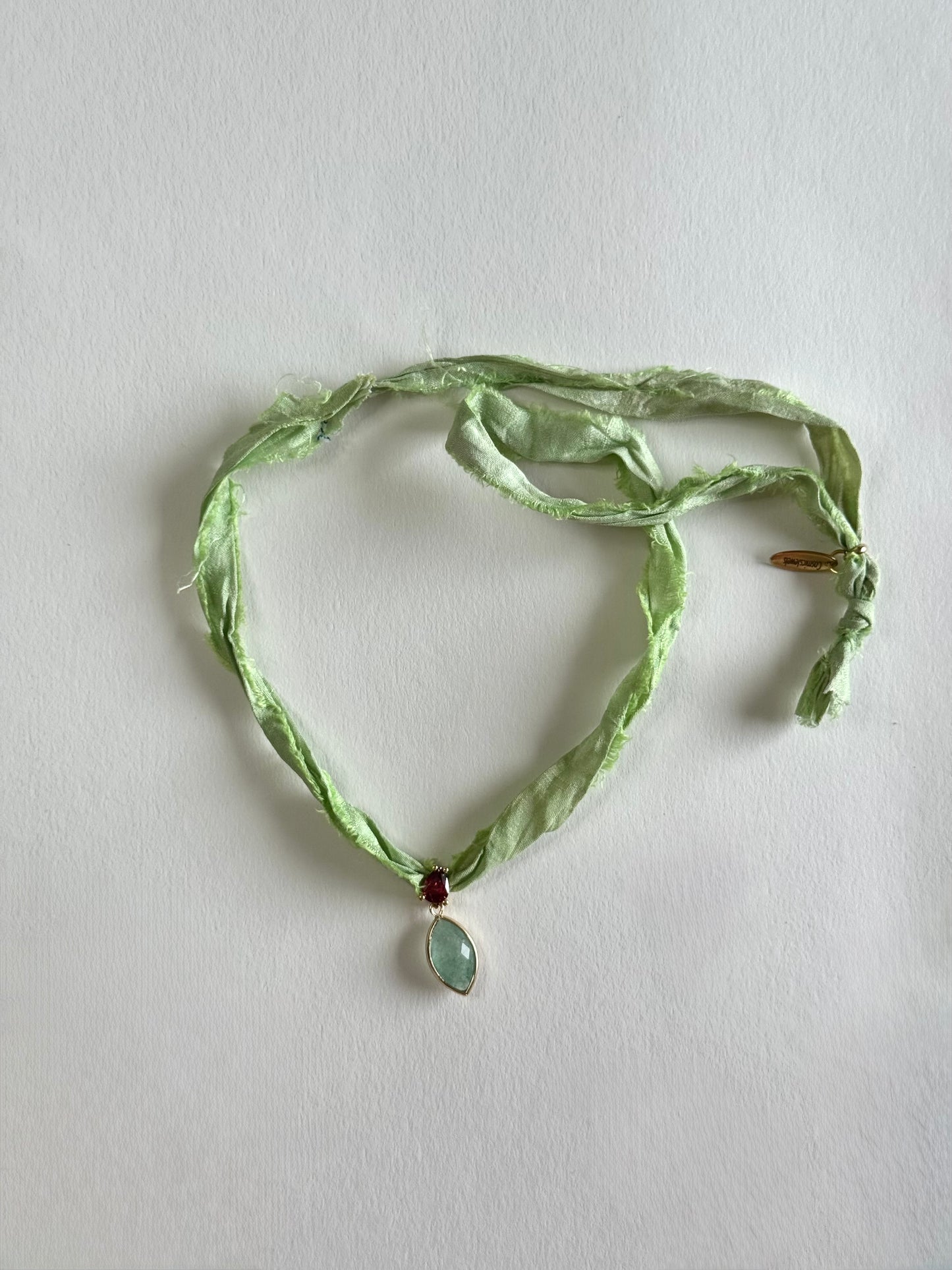 Collier Fluorite sur ruban de soie — L’esprit clarifié