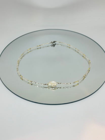 Collier entre ciel et terre – Pierre de lune, Opale, diamants d’Herkimer et Hématite | Intuition, clarté et ancrage