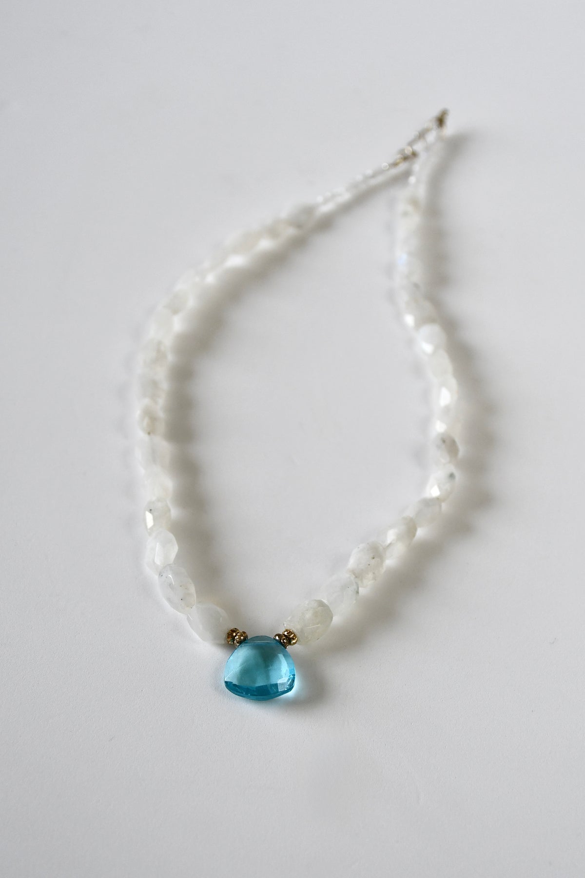 Collier Pierre de Lune — Intuition et équilibre intérieur