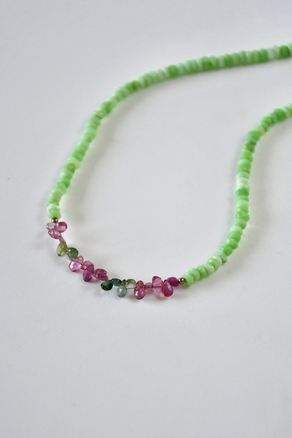 Collana Opale verde del Perù & Tormalina anguria — Il cuore in fiore
