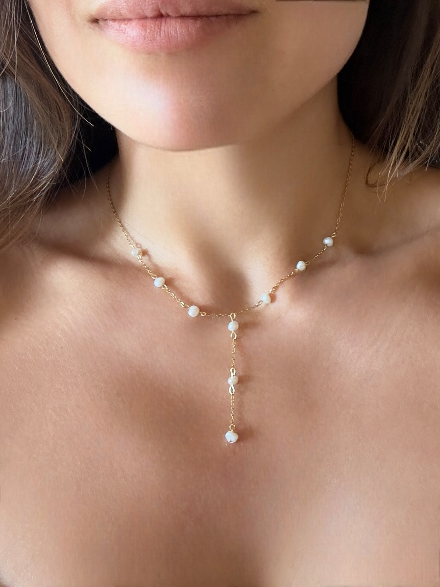 Colliers perles d’eau douce sur chaîne