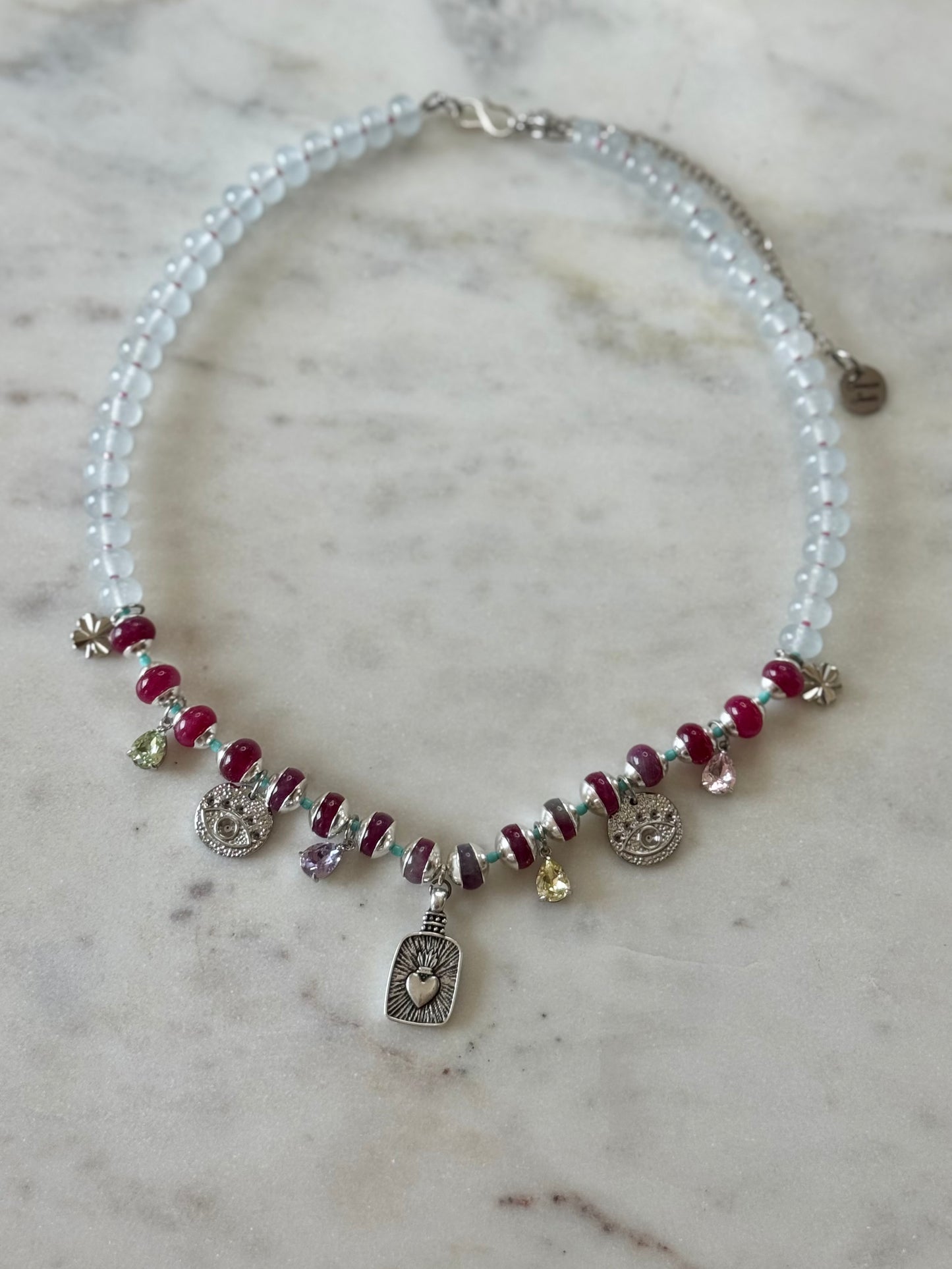 Collier Charms Jade — La pierre des âmes sages