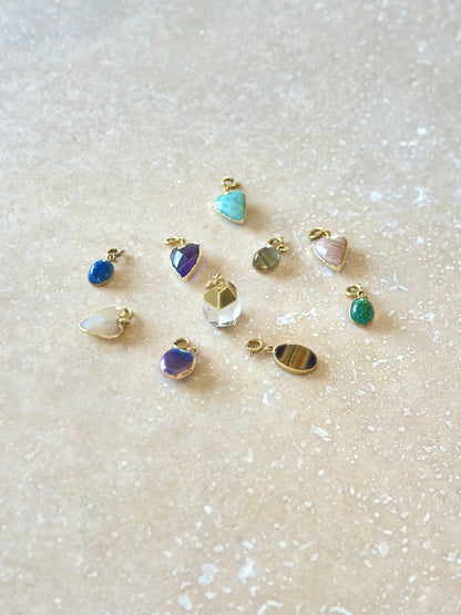 Pendentifs ovales en pierres naturelles