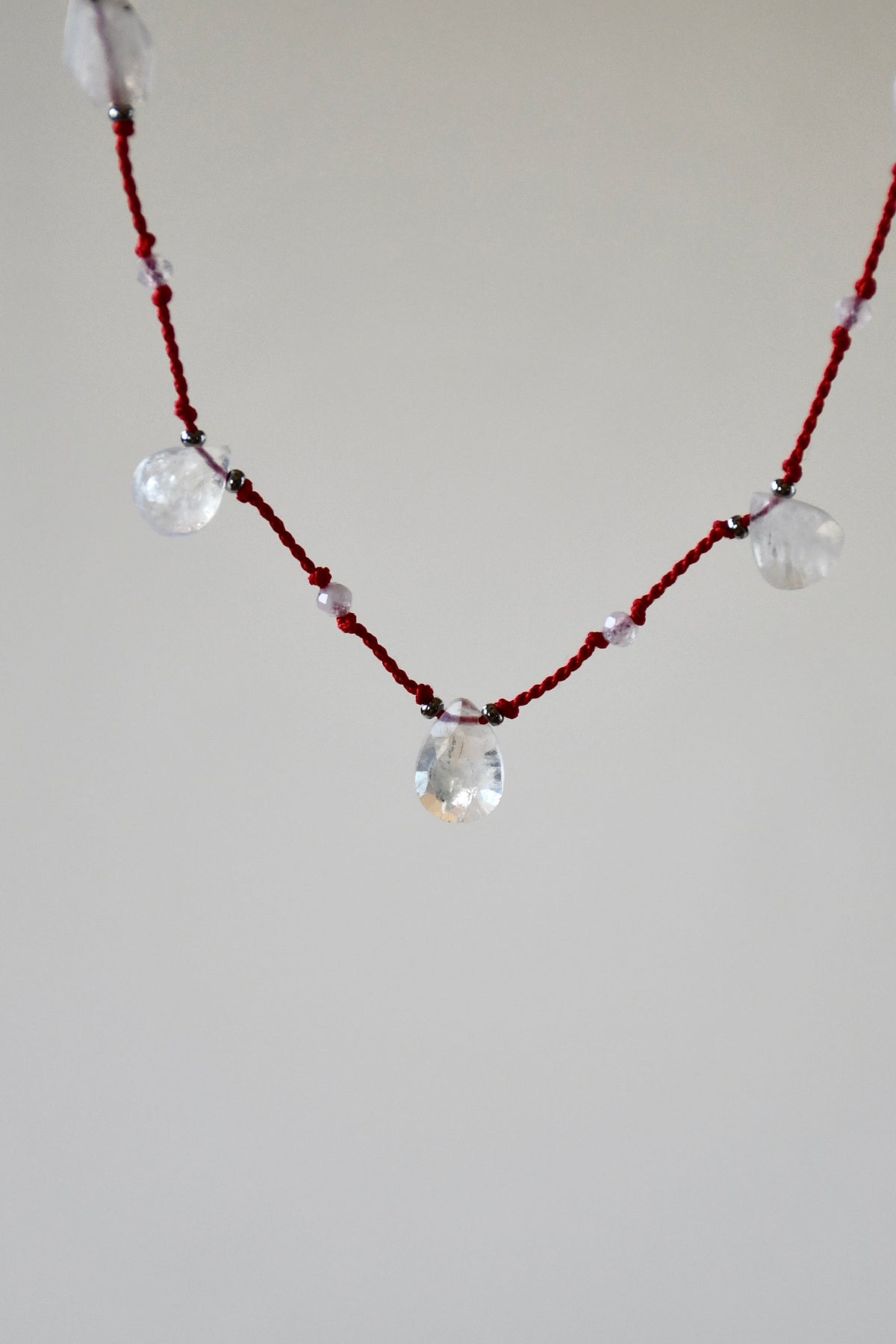Collier Pierre de lune sur soie