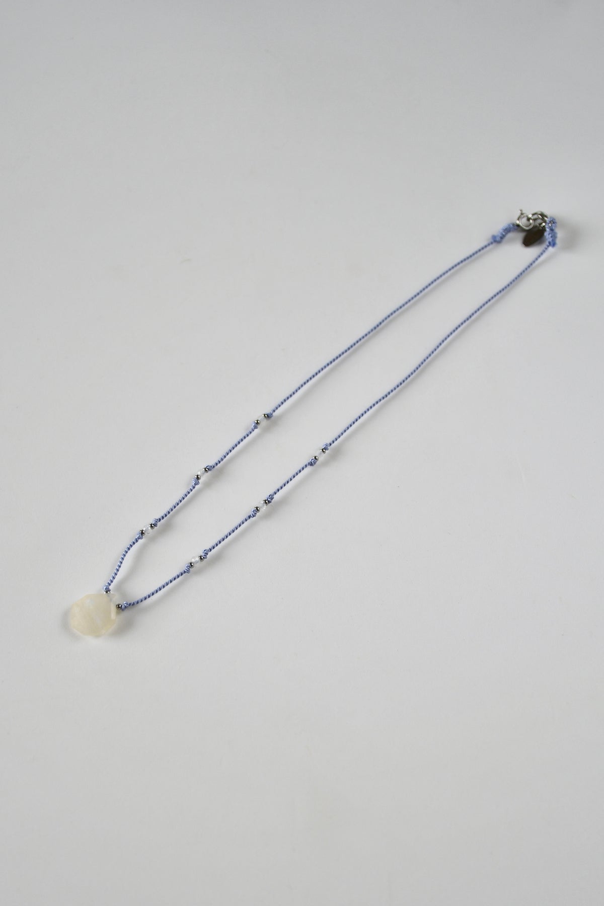 Collana con Pietra di Luna su seta