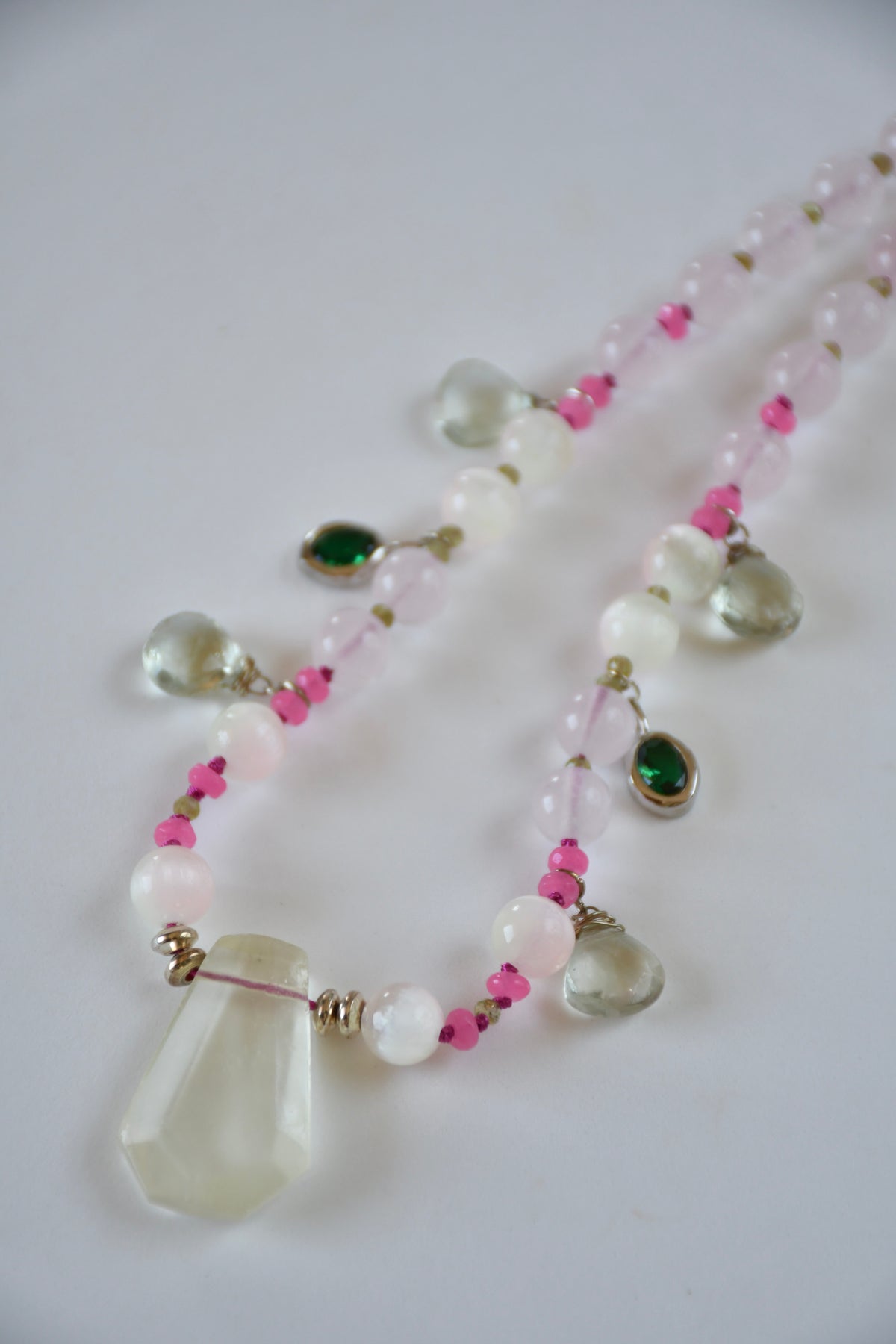 Collier Quartz Rose, Sélénite, Jade & Améthyste — Douceur, Harmonie & Sérénité