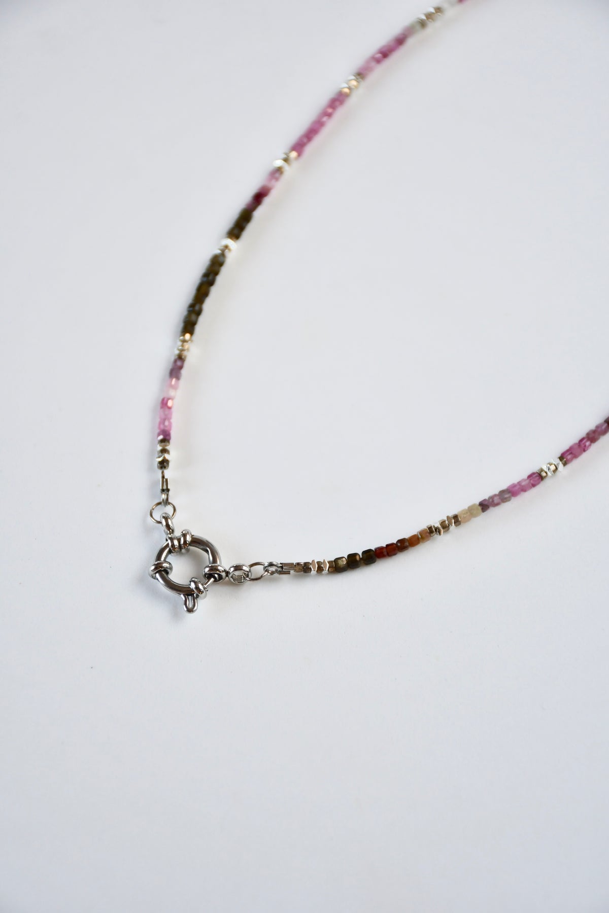 Collier fin Tourmaline et Grenat — Energie de vie