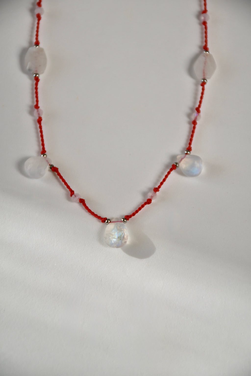Collier Pierre de lune sur soie