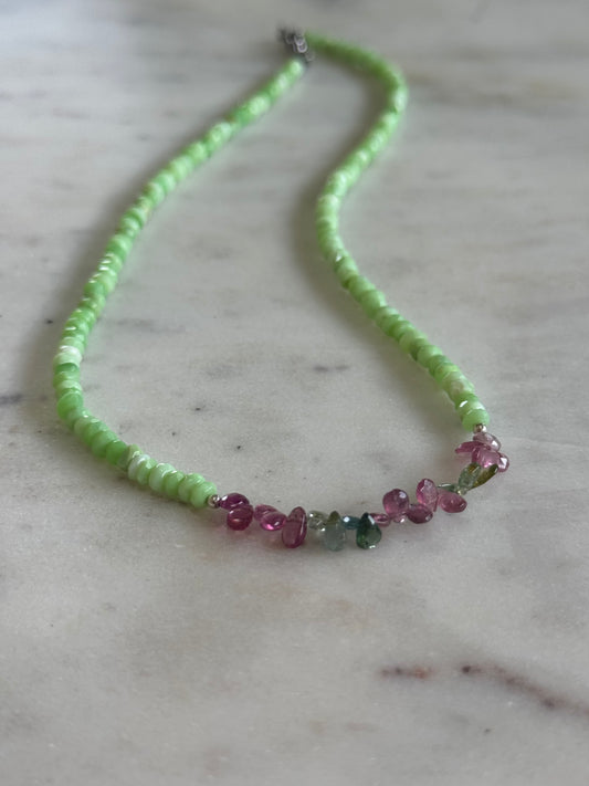 Collier Opale verte du Pérou & Tourmaline melon d’eau — Le cœur en fleur