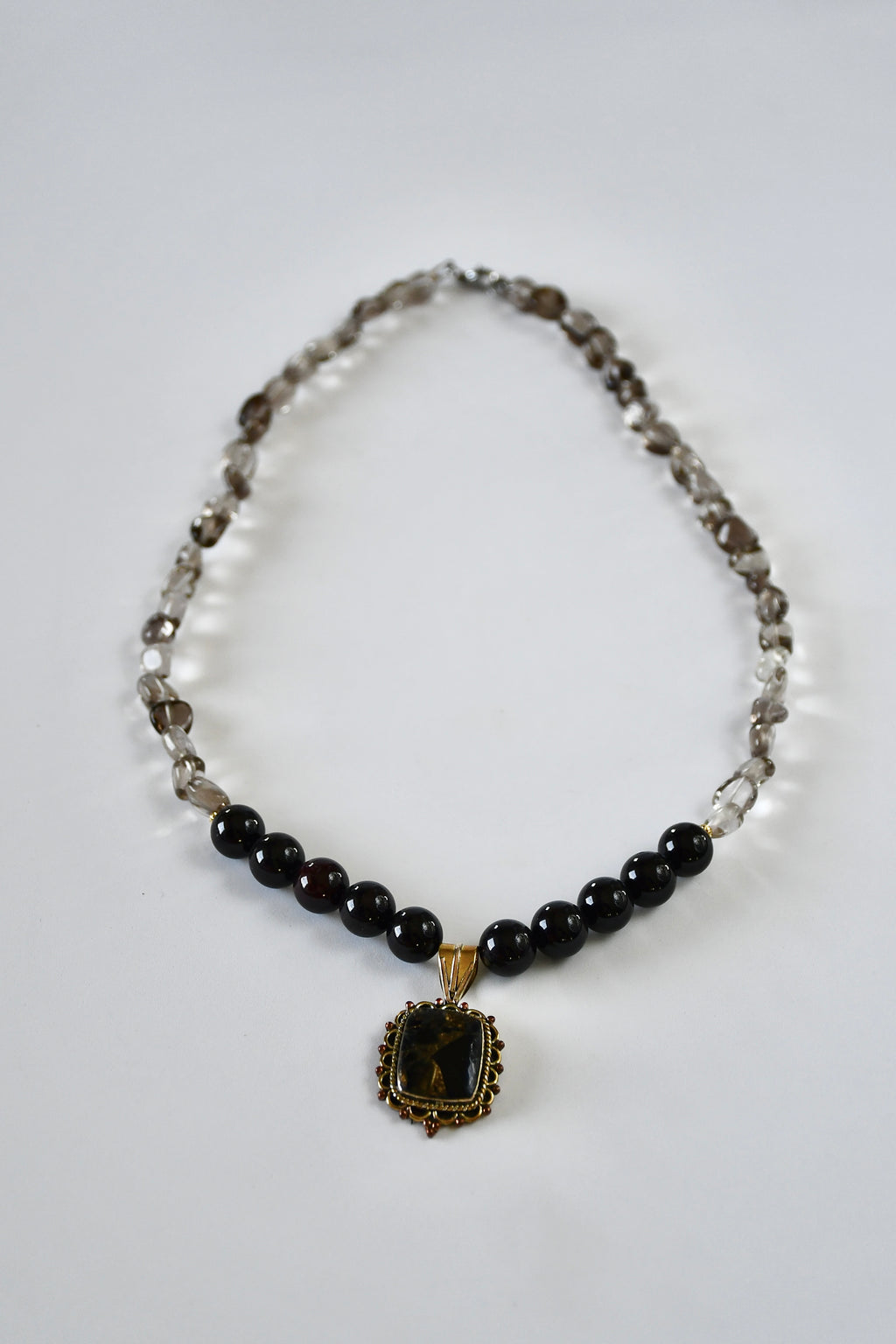 Collier Turquoise noire, Quartz fumé & Grenat