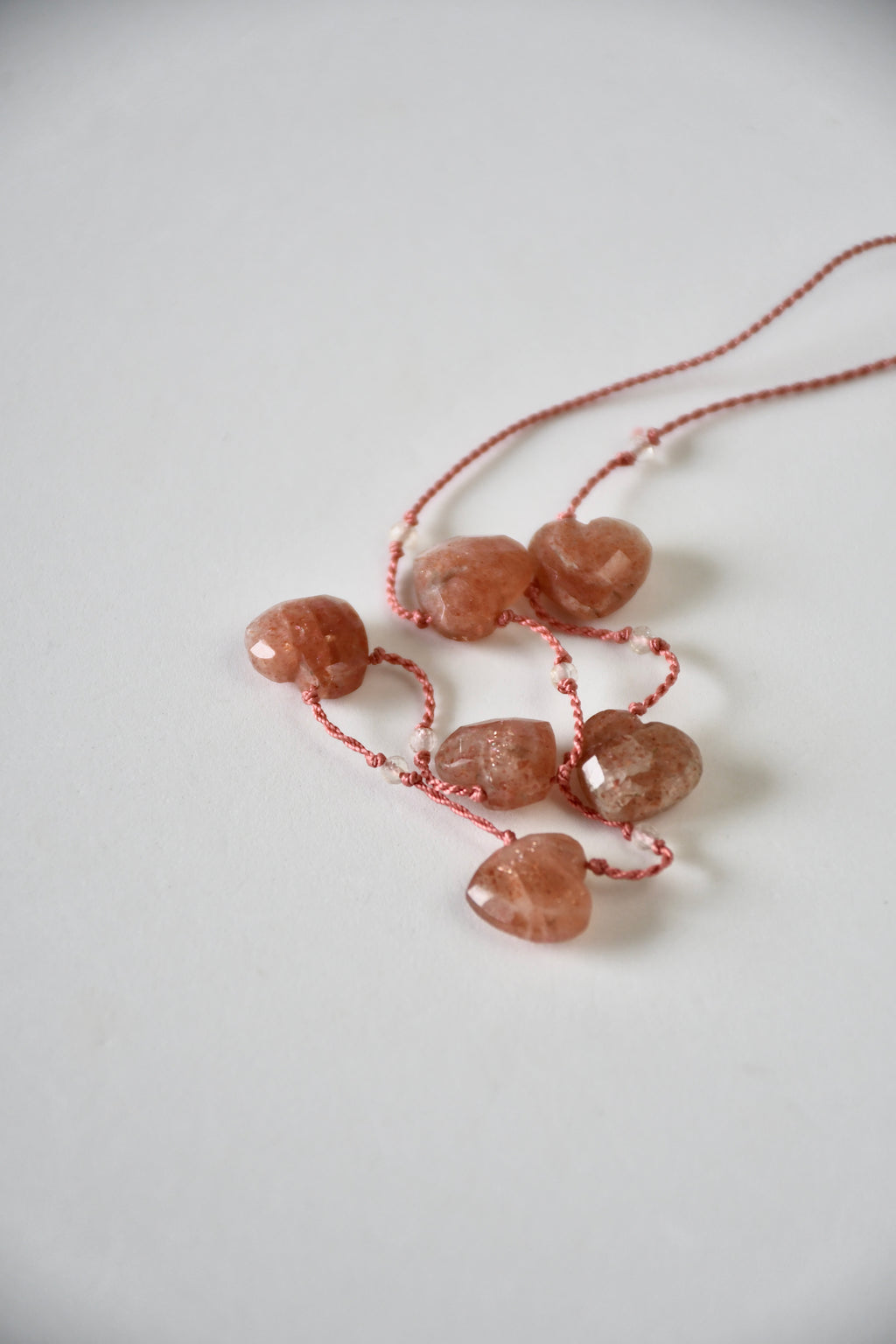 Collier Pierre de soleil sur soie