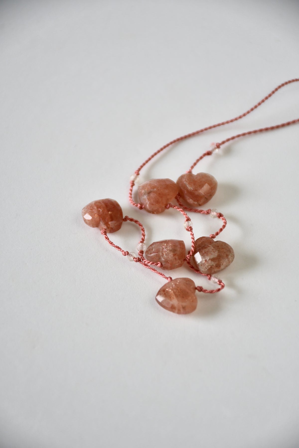 Collier Pierre de soleil sur soie