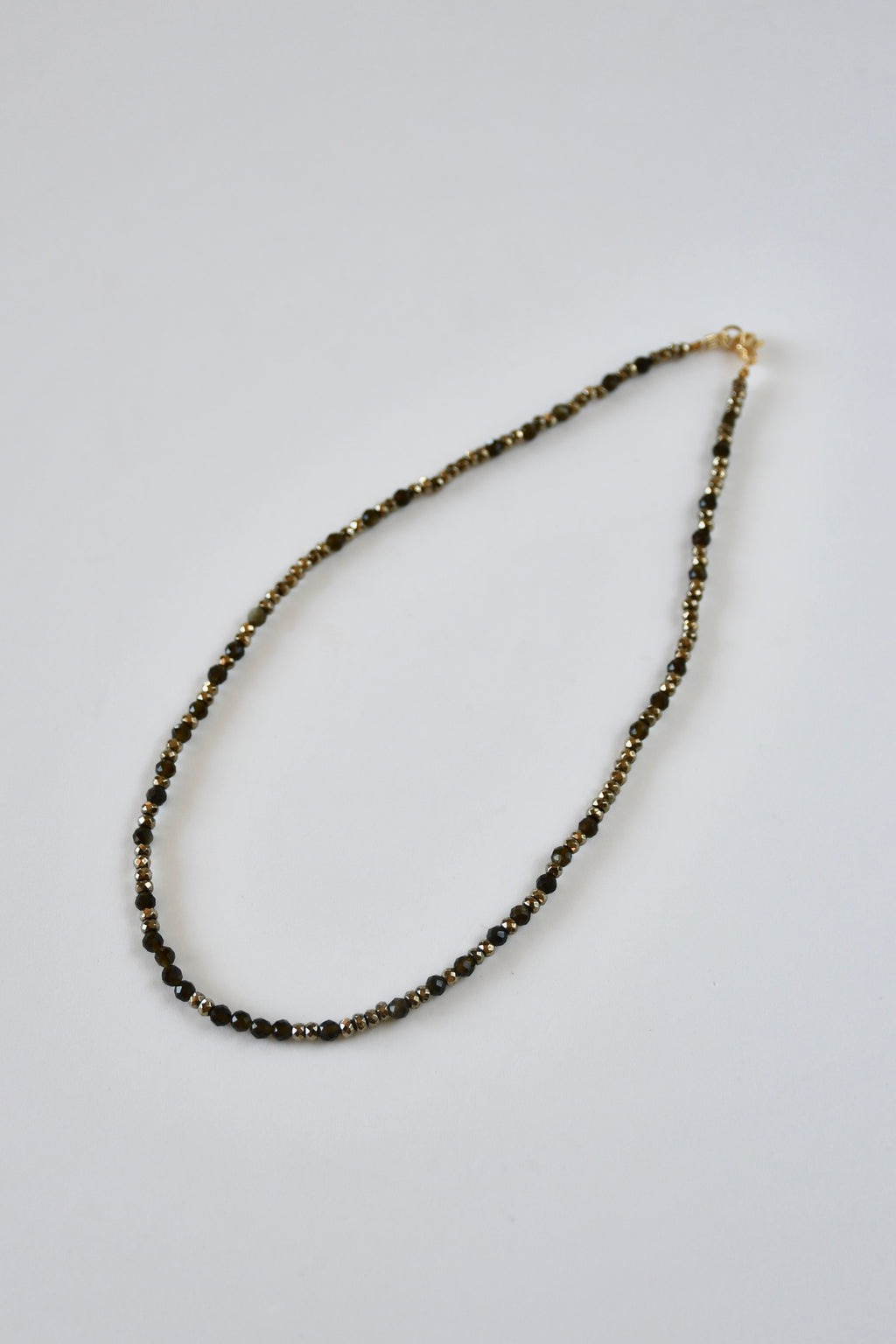 Colliers fins de pierres naturelles, Turquoise, Obsidienne, Aigue-Marine, Howlite, Goldstone