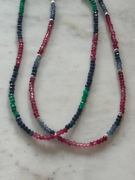 Colliers multicolores en Jade inspiration Saphir — La pierre de la sagesse et de l’harmonie*