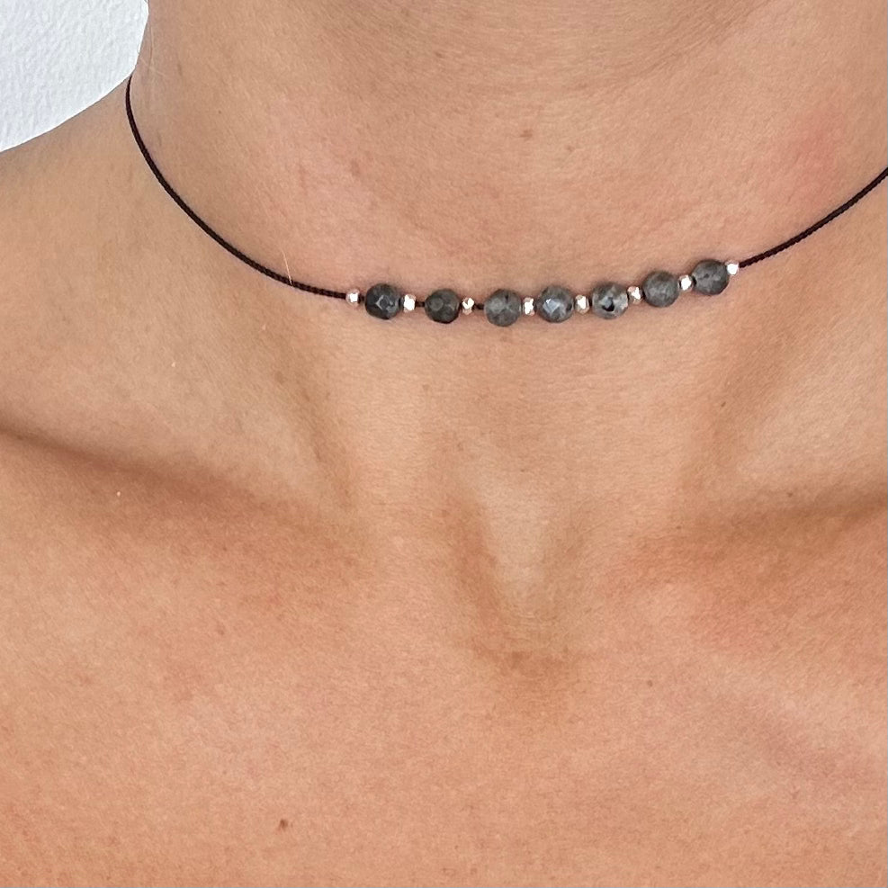 Ensemble collier et bracelet Larvikite sur soie