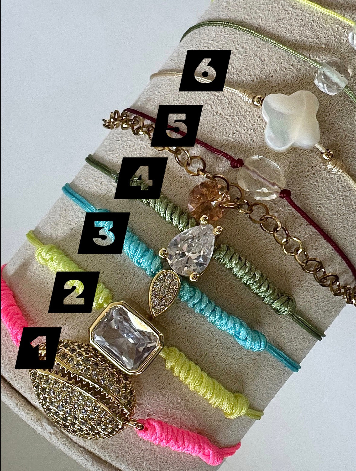 Bracelets colorés ajustables