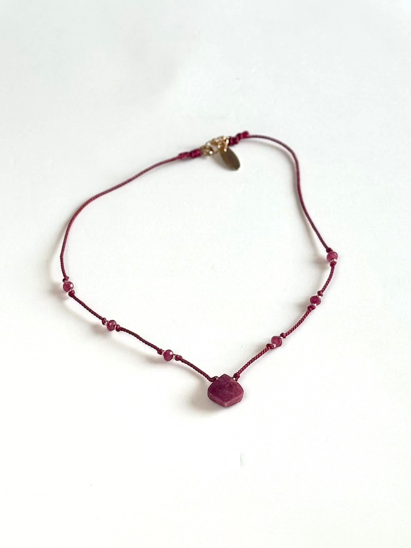 Collier Thulite sur soie