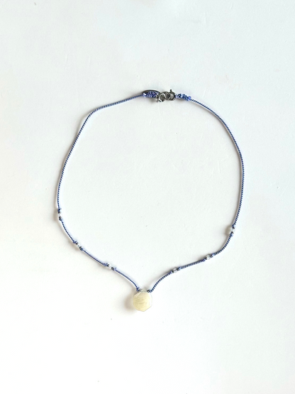 Collier Pierre de Lune sur soie