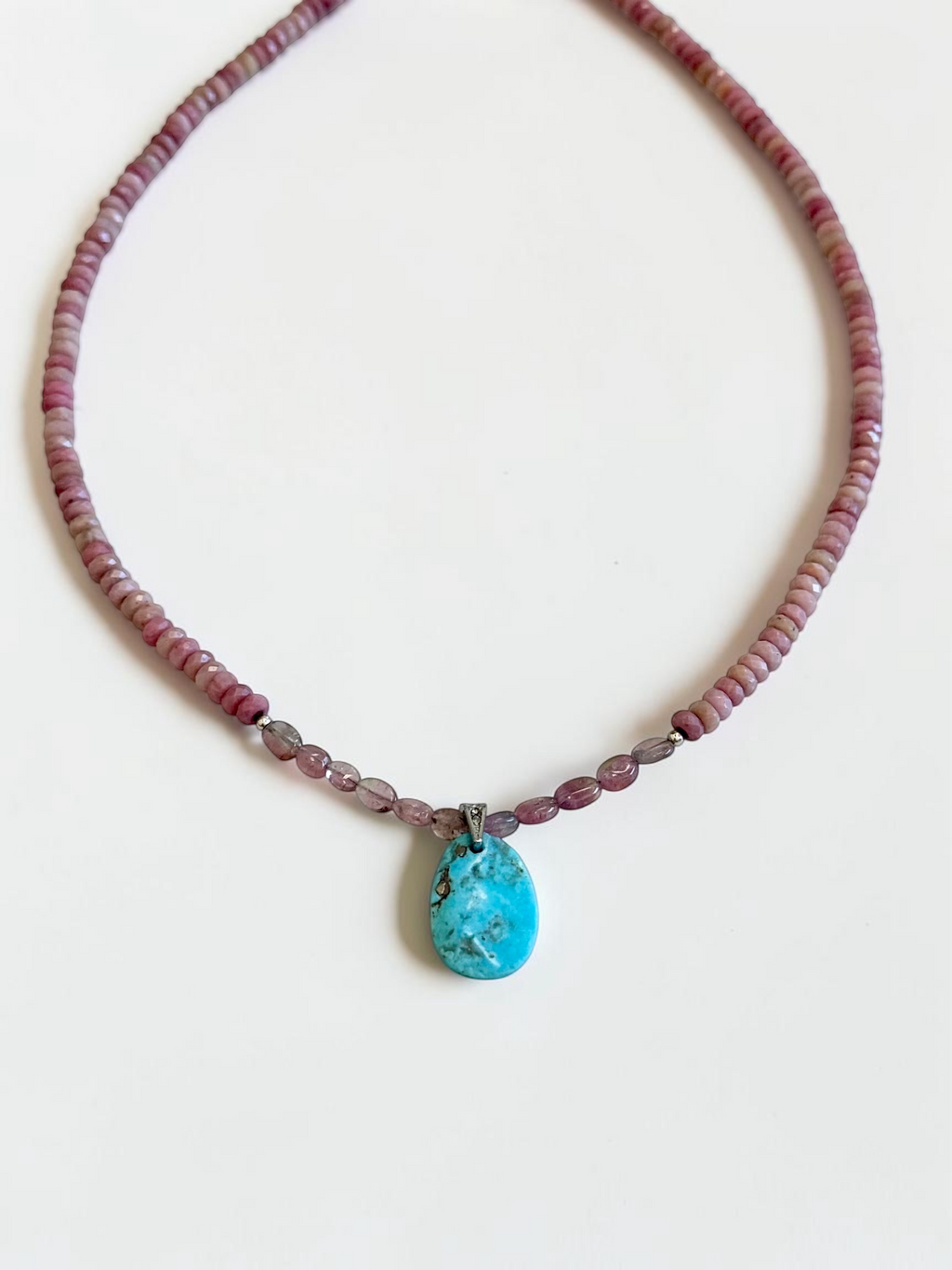 Collana Turchese, Tormalina e Rodonite — La guarigione in tutto il suo splendore