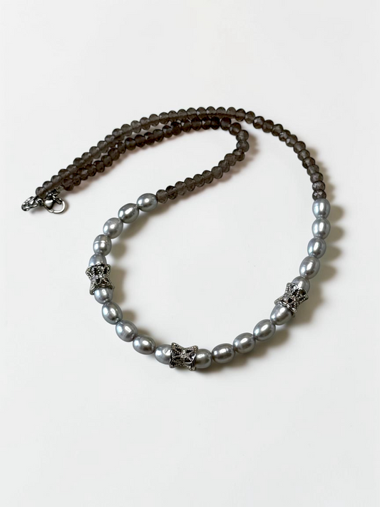Collier Quartz fumé & Perles d’eau douce  — La Profondeur Sereine