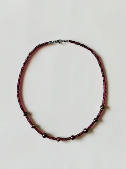 Collier Grenat Rhodolite & Perles d’eau douce — La passion silencieuse