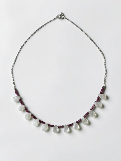 Collier Grenat Rhodolite & Pierre de lune — Le feu et le clair de lune