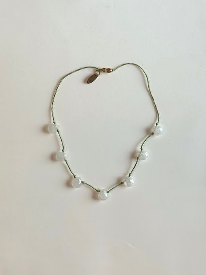 Collier Quartz blanc sur soie
