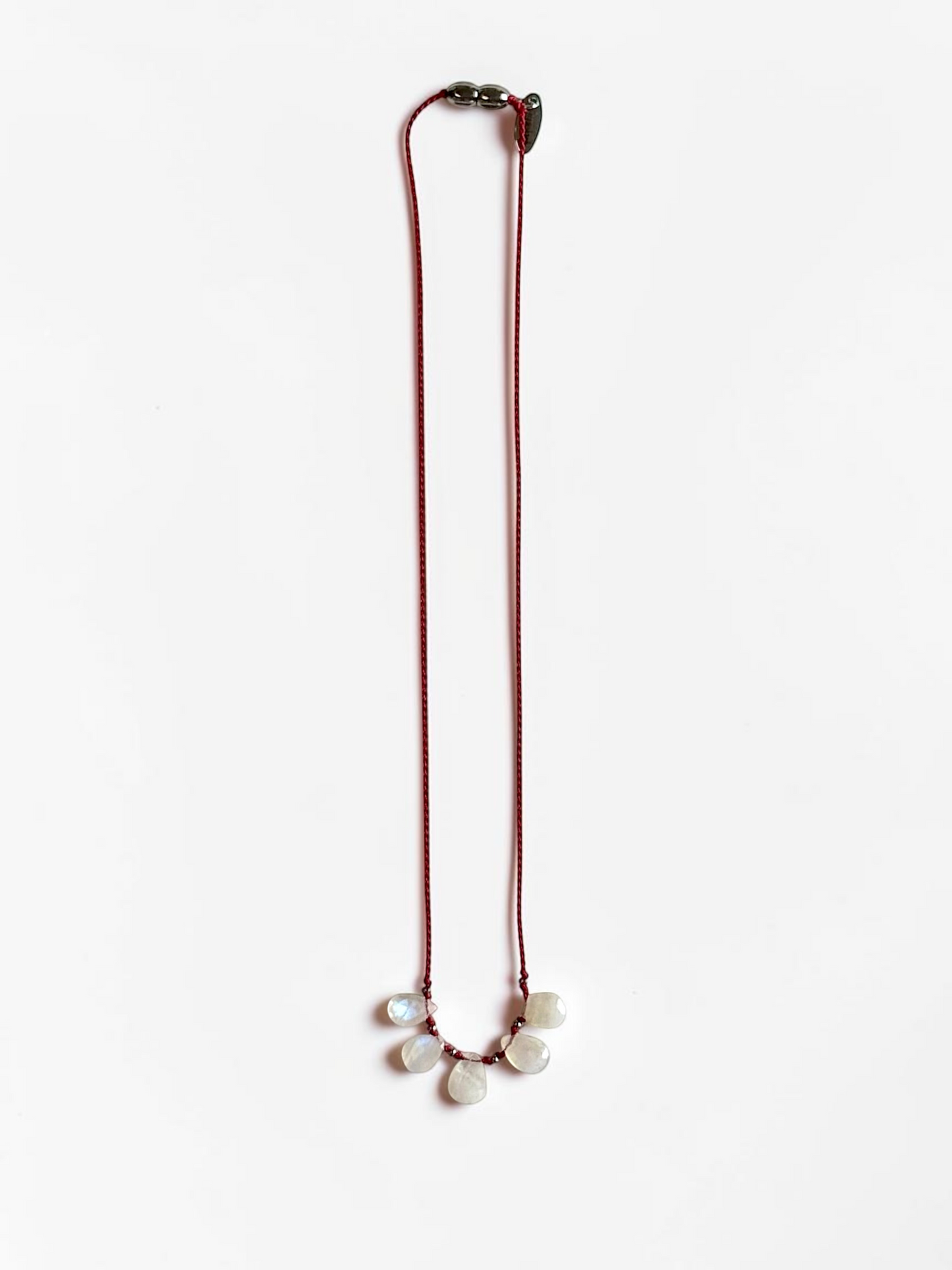 Collier Pierre de lune sur soie