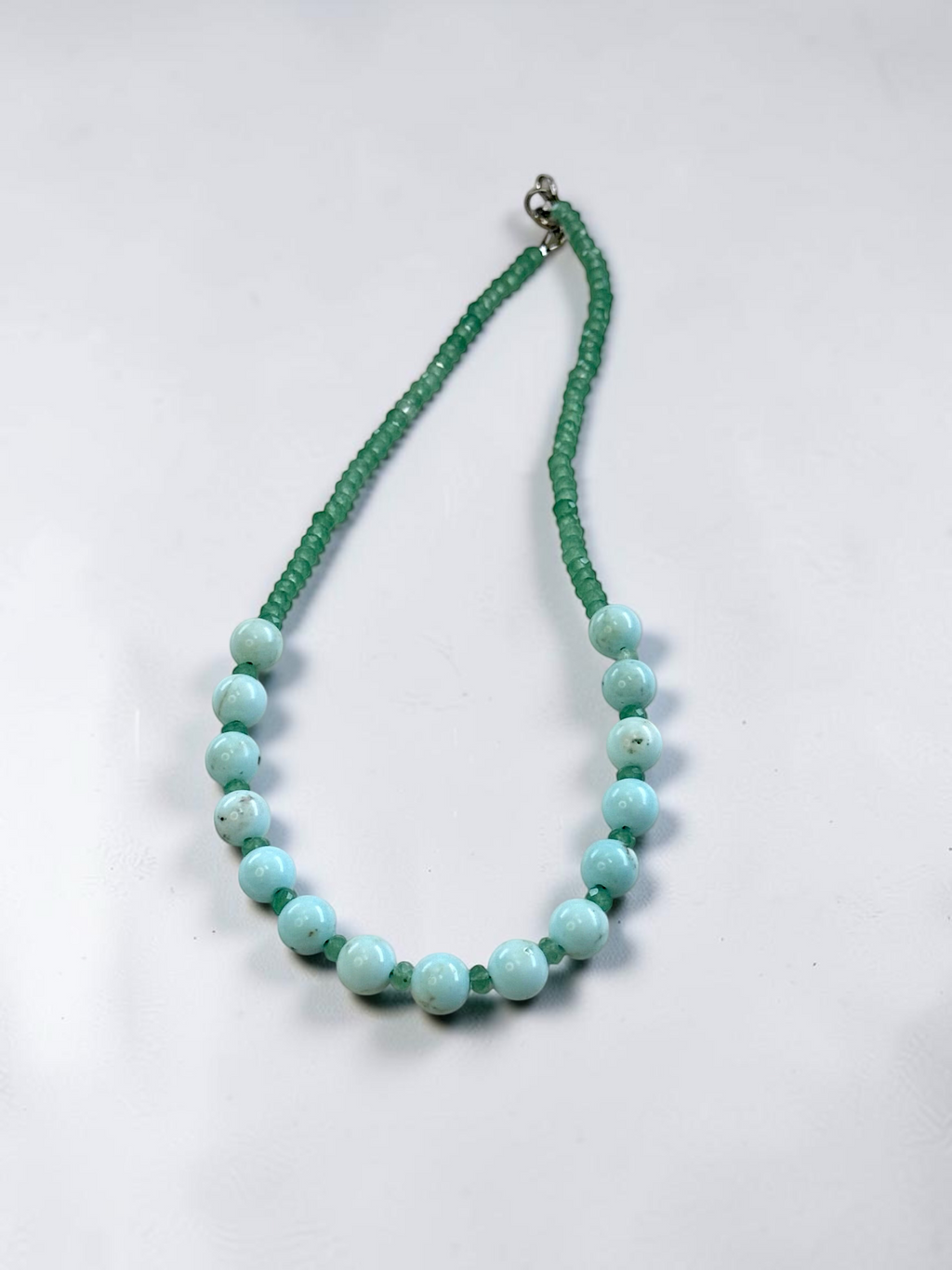 Collana Amazzonite & Howlite — La pace come fondamento