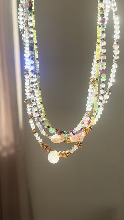 Collier Cristal de Roche, Agate Mousse, Tourmaline rose & Pyrite – Harmonie, enracinement et lumière